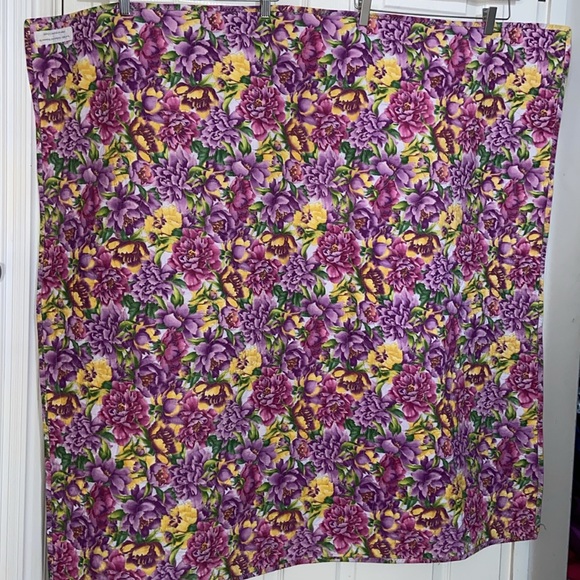 Handmade Quilted Coverlet, Throw or Tablecloth - Picture 4 of 6